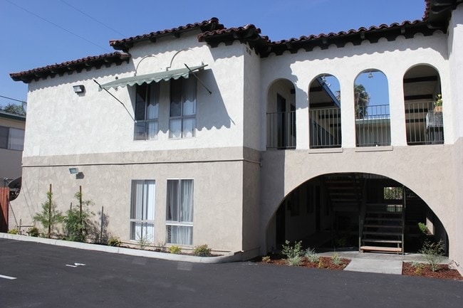 Casa Royale, Bellflower, CA 90706 - photo 6