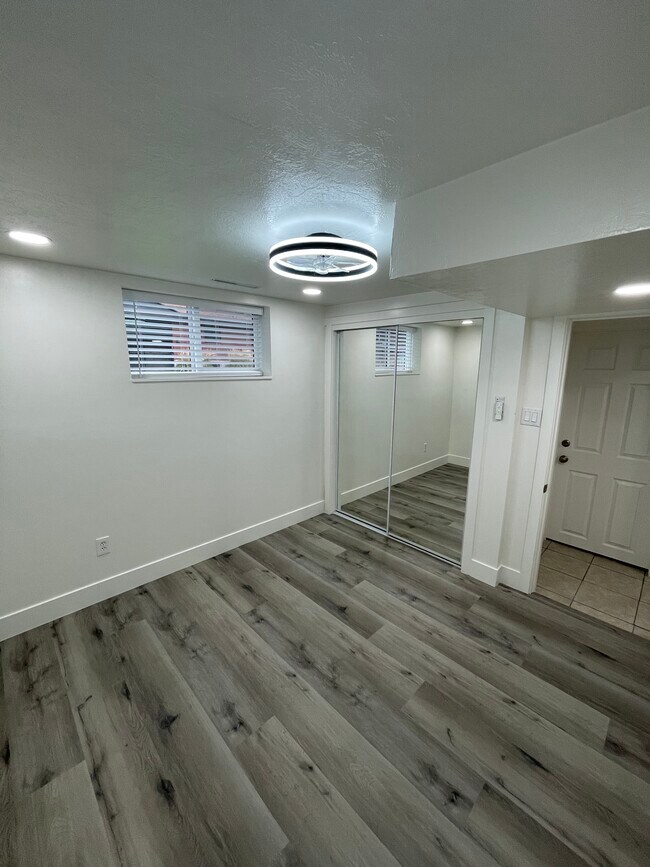 237 W Ardmore Place unit Downstairs, Salt Lake City, UT 84103 - photo 7