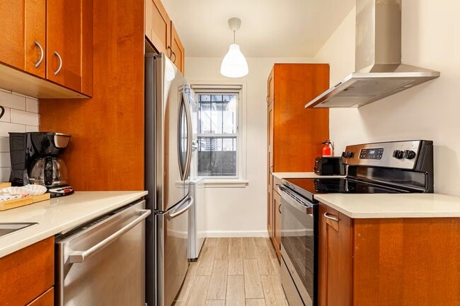 619 10th St NE unit 2, Washington, DC 20002 - photo 5