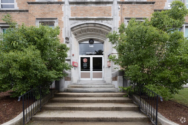St Joseph Regional Junior High School in Manchester has an average class size of 15 students.