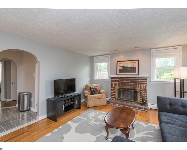 4236 Valley Rd unit 2 fl, Drexel Hill, PA 19026 - photo 3