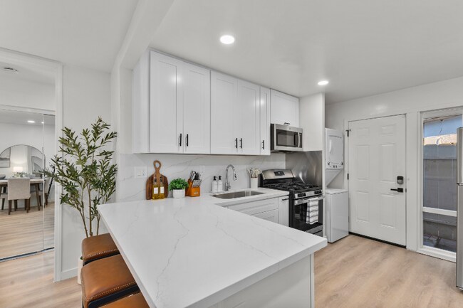 4442 Clairemont Dr unit 4440, San Diego, CA 92117 - photo 3