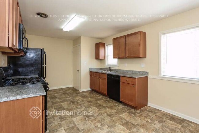 9024 S Albany Ave, Evergreen Park, IL 60805 - photo 7