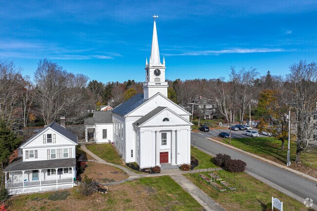 Holden has a charming feel in the town, with a chapel center in the area.
