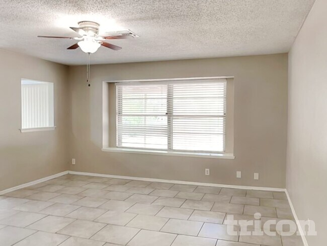 5015 Walt Schirra St, San Antonio, TX 78219 - photo 3