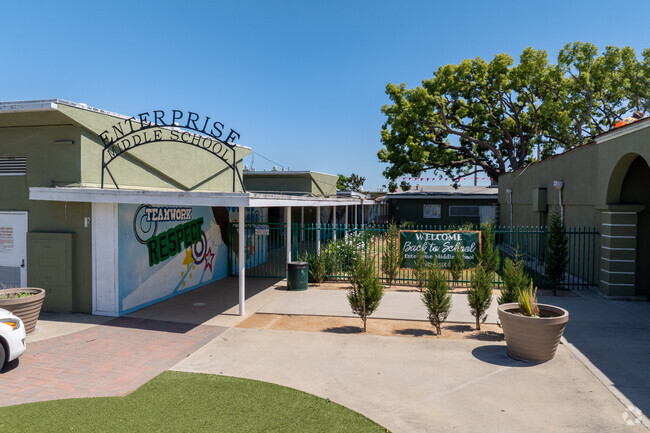 Located on West Compton Boulevard, Enterprise Middle is part of the Compton Unified School Distr