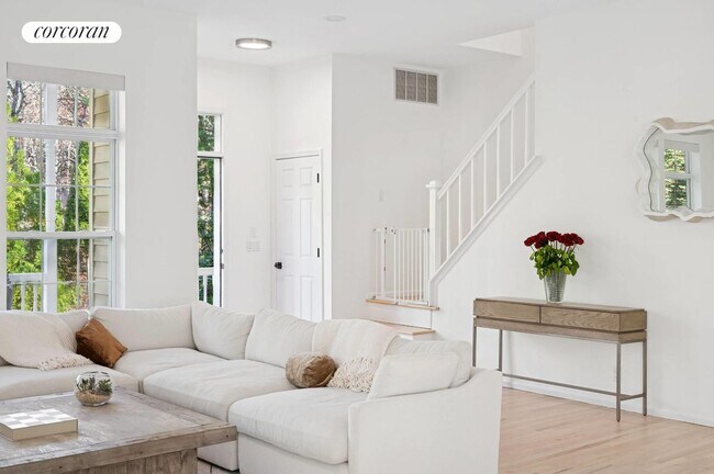 5 van Scoys Path E, East Hampton, NY 11937 - photo 5