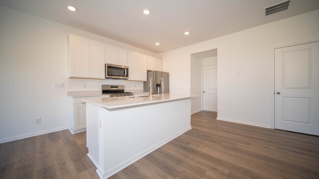 6304 Wasco Dr, Whitestown, IN 46075 - photo 7