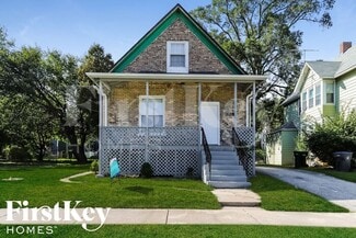 542 Oak St, Waukegan, IL 60085