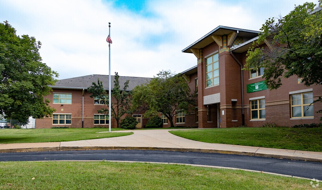 Lexington Elementary School alt view in Kingsway.