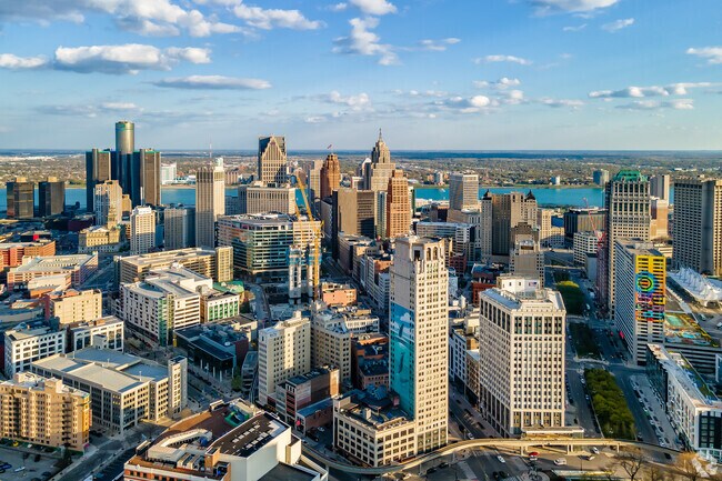 Downtown Detroit is only a one hour drive on 75 from the neighborhood of Ottawa in Toledo.