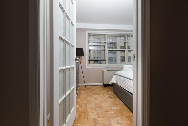 240 E 81st St unit FL10-ID1251673P, New York, NY 10028 - photo 4