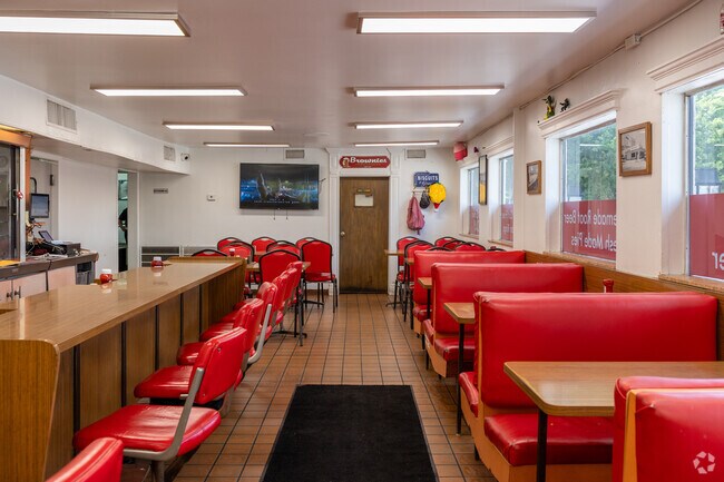 Indulge in comfort at Brownie's Hamburgers in Florence Park South.