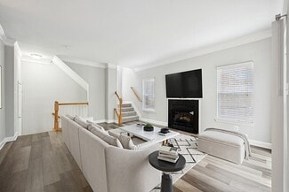 2150 Astoria Cir, Herndon, VA 20170