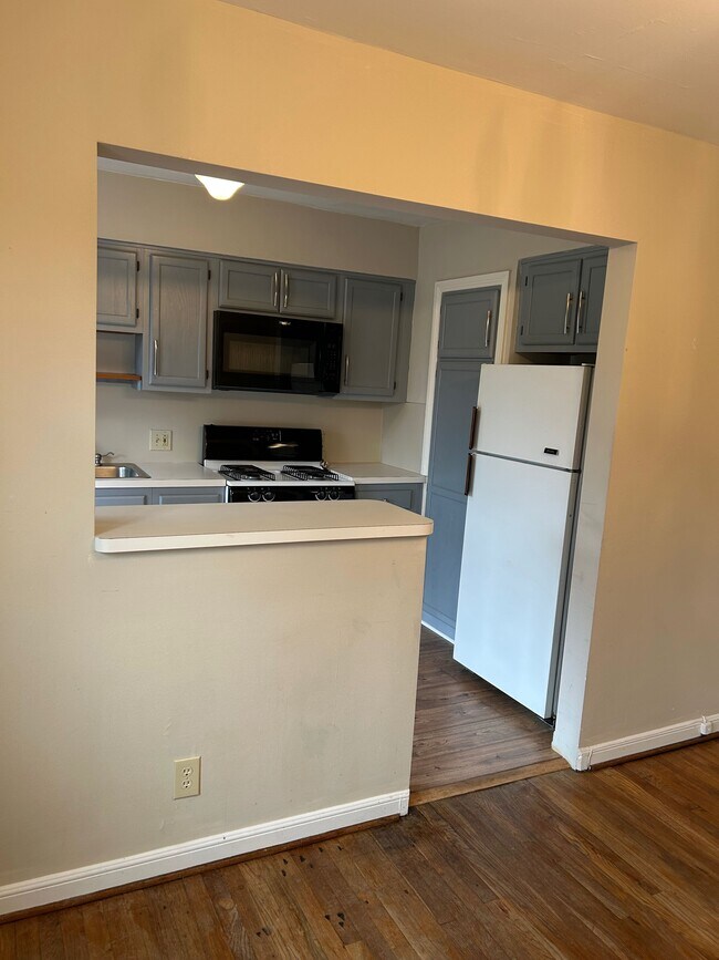 2009 Elmwood Ave unit D, Columbus, OH 43212 - photo 3