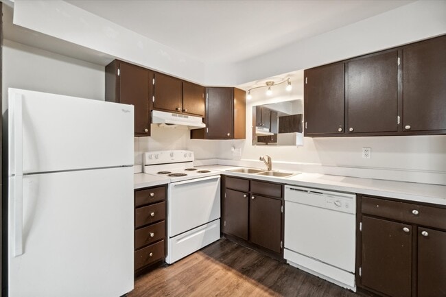 Country Club Park Apartments (320 S. Drake LLC), Kalamazoo, MI 49009 - photo 3