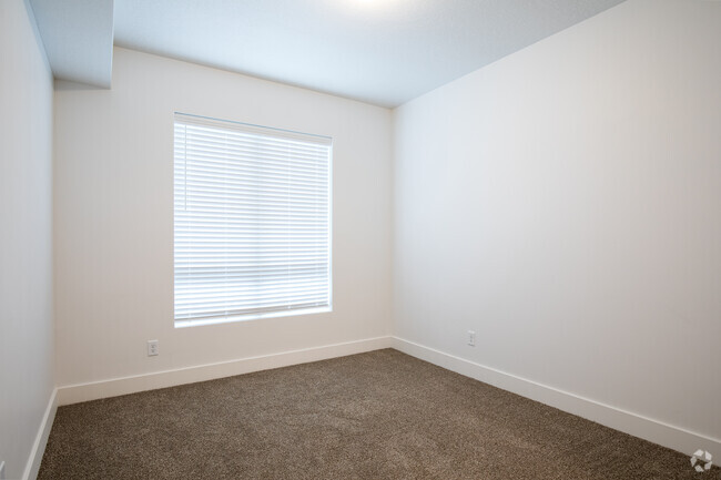 1BR, 1BA - 609SF