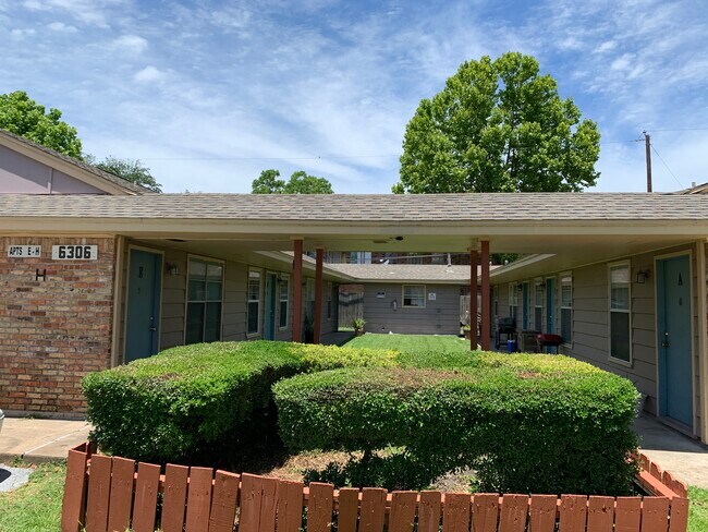 6306 Tulsa Rd unit 5, Houston, TX 77092 - photo 2