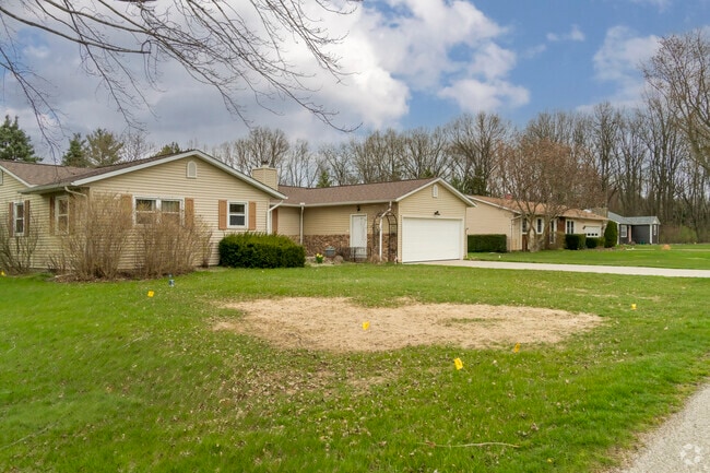 Older houses in Simonton Lake offer fixer-upper opportunities for new homeowners.