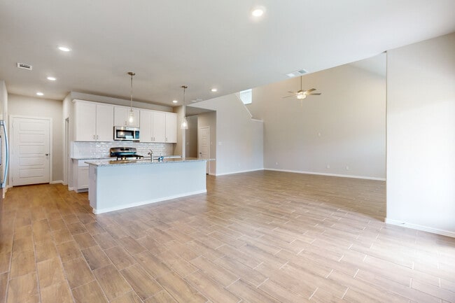 133 Hudson Ln unit 36497423, Justin, TX 76247 - photo 6