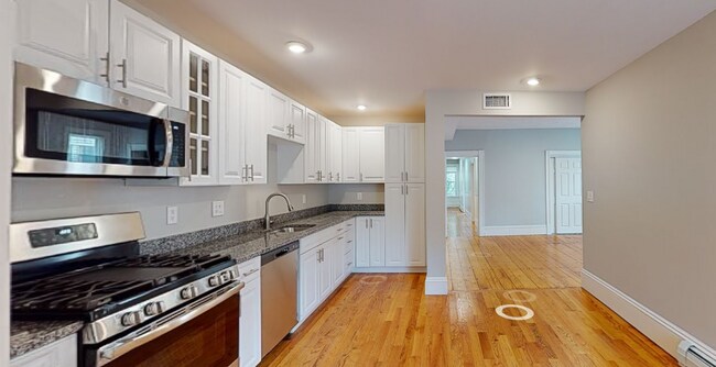 9 Beacon St unit 2, Somerville, MA 02143 - photo 3
