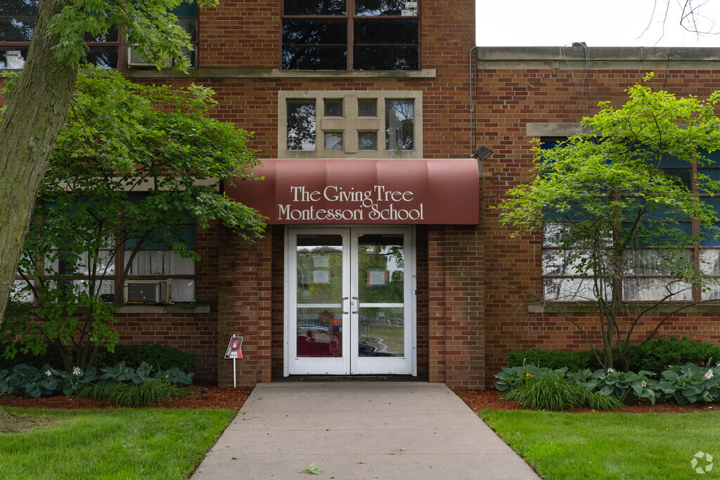 Giving Tree Montessori School front entrance in Cornerstone Village.