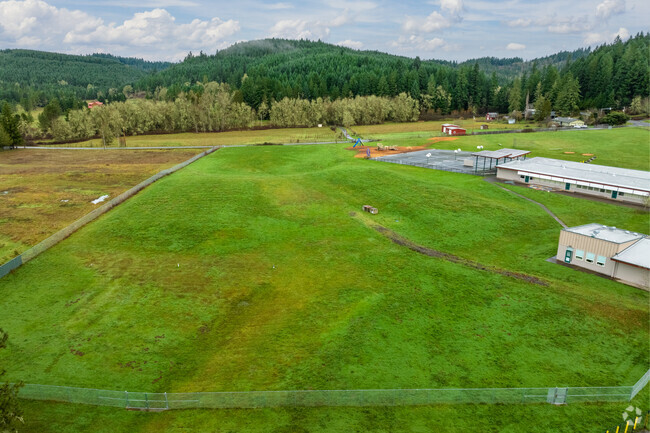 Twin Oaks Elementary School has a large outdoor field for students to use.