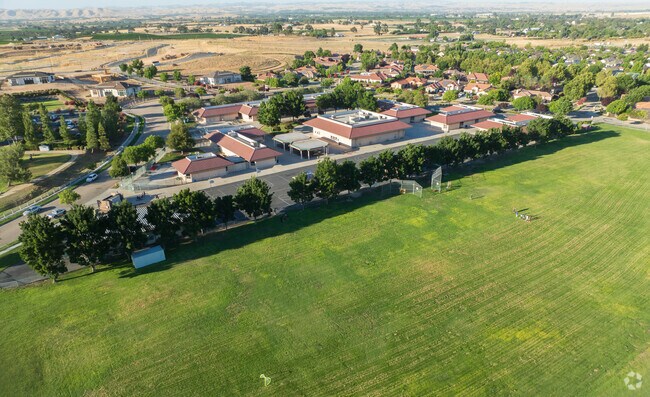 Kermit King Elementary School Paso Robles Ca has a great sports program.