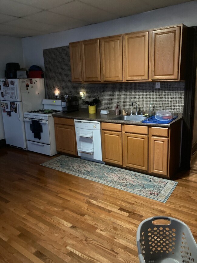 1812 Locust St unit 1, Pittsburgh, PA 15219 - photo 3