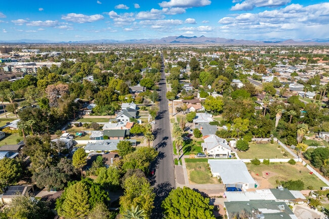 Evergreen Historic District is conveniently located near many shops, restaurants and parks.