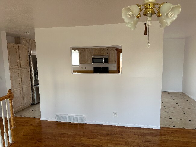 4981 Greentree Way W, Salt Lake City, UT 84129 - photo 6