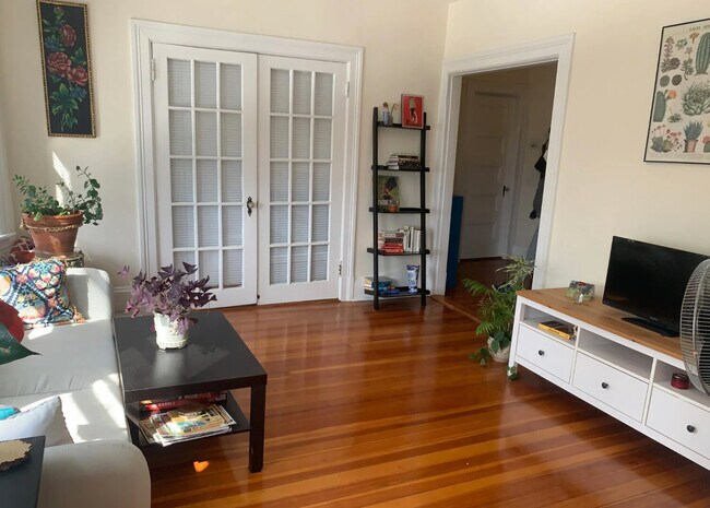 Bay Square unit 8, Cambridge, MA 02139 - photo 2