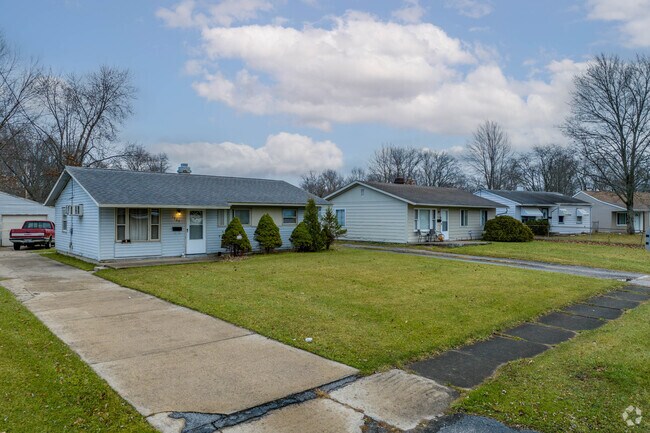 The Southeast Warren neighborhood features many ranch-style homes.