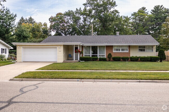 Ranch home styles are plentiful throughout John Muir Park.