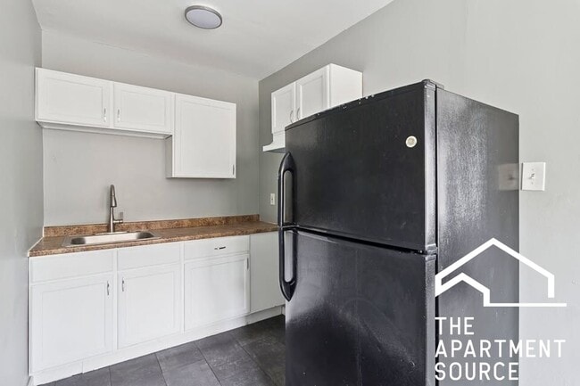 6228 S Western Ave unit 306, Chicago, IL 60636 - photo 2