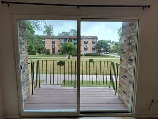 670 Hill Dr Unit 209, Hoffman Estates, IL 60169
