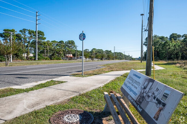 The Votran provides public transit access to amenities and services throughout South Edgewater.