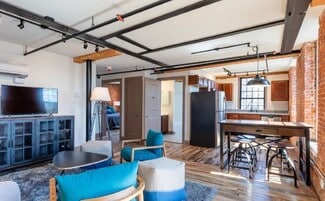 58 Pomfret St, Putnam, CT 06260