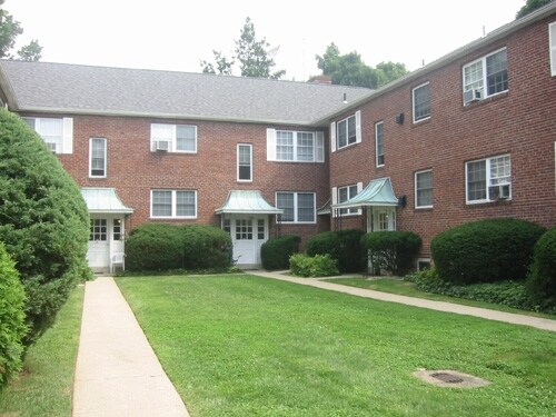 Suburban Square Apartments, Ardmore, PA 19003 - photo 4