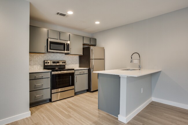 3328 Cedarplaza Ln unit 138, Dallas, TX 75235 - photo 5