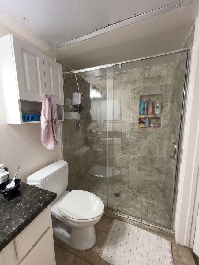 Centennial Condominiums unit 218, Austin, TX 78705 - photo 6