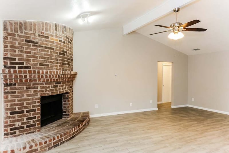 6227 Hott Springs Dr, Arlington, TX 76001 - photo 1