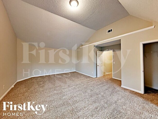 10697 Tara Village Way, Jonesboro, GA 30238 - photo 7