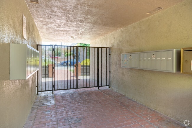 6335 Comstock Ave, Whittier, CA 90601 - photo 5