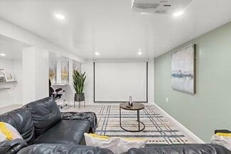 36 E 47th St, Bayonne, NJ 07002