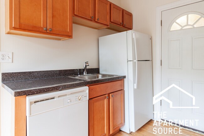 3817 N Fremont St unit E1, Chicago, IL 60613 - photo 4