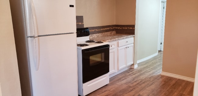 1304 W Walnut Ave, Duncan, OK 73533 - photo 4