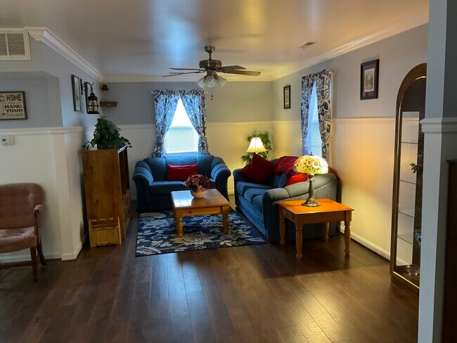 36 Governors Gate Ln unit 1, Linthicum Heights, MD 21090 - photo 5