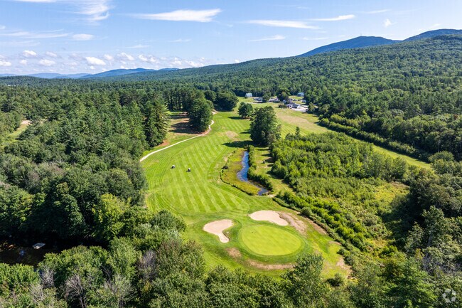 The expansive Country Club of New Hampshire is a local favorite for outdoor recreation.