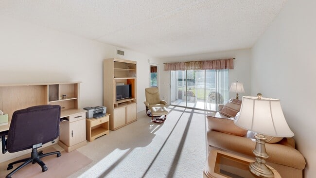 5622 Woodmere Lake Cir unit B102, Naples, FL 34112 - photo 3